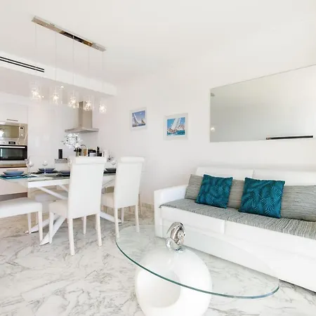 On La Croisette Deluxe 2 Bedrooms 2 Baths Apartment Cannes