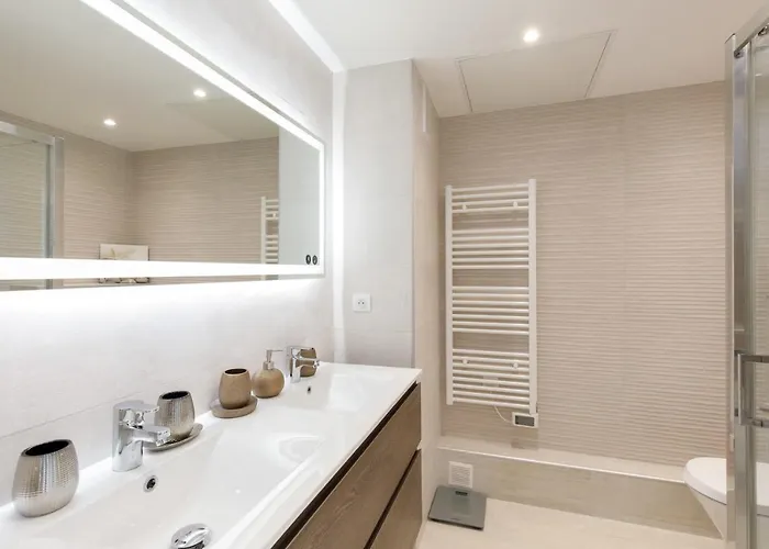 On La Croisette Deluxe 2 Bedrooms 2 Baths Daire