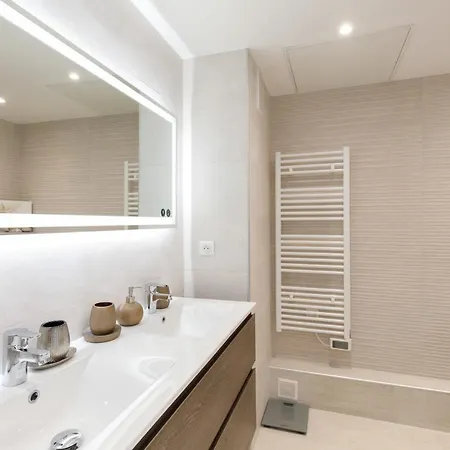 On La Croisette Deluxe 2 Bedrooms 2 Baths Lägenhet