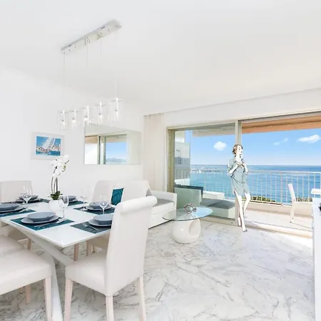 On La Croisette Deluxe 2 Bedrooms 2 Baths *